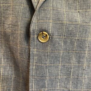 Joseph Abboud men’s lightweight blazer.
